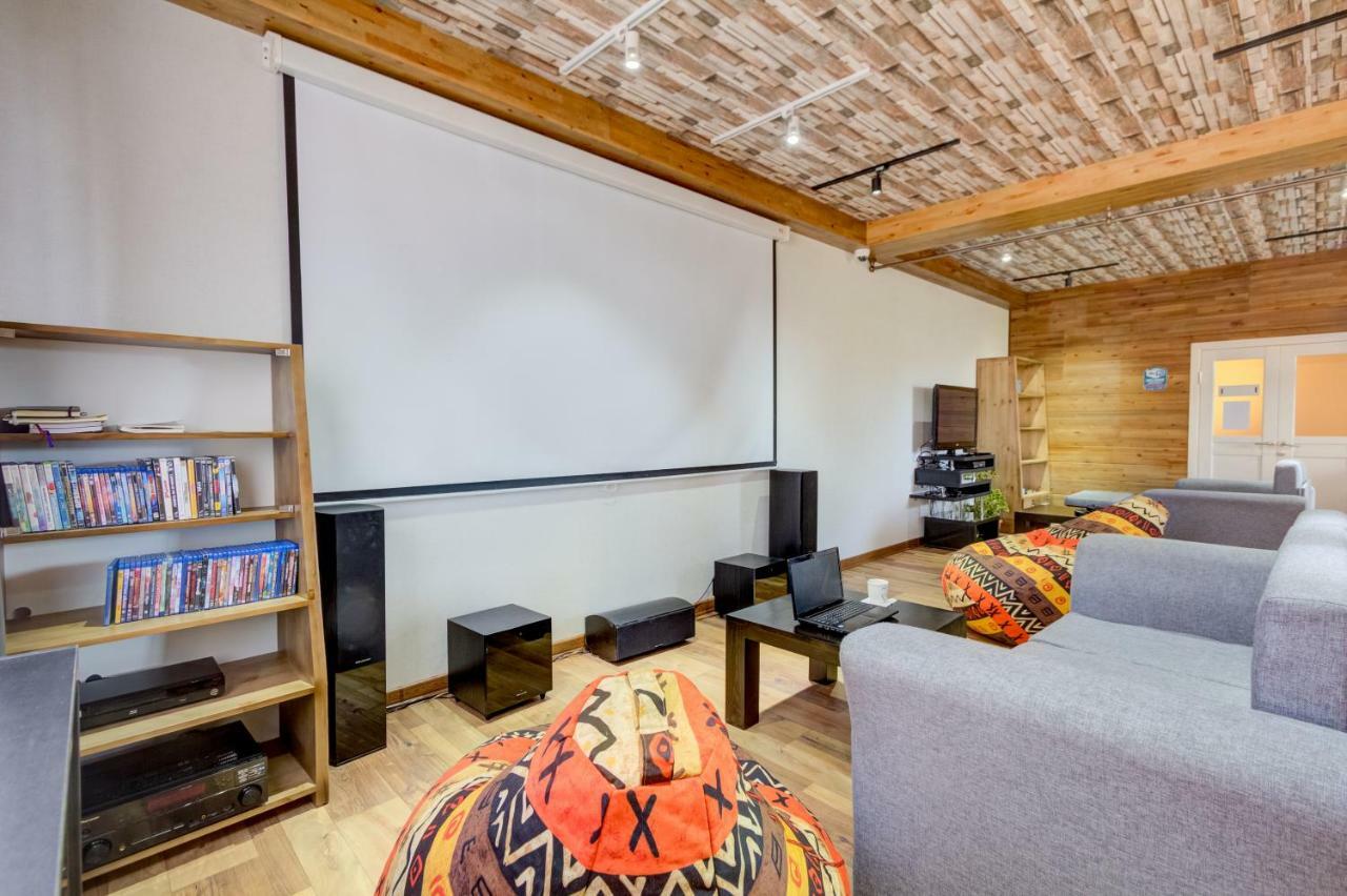 Hillside Karakol B&B 外观 照片
