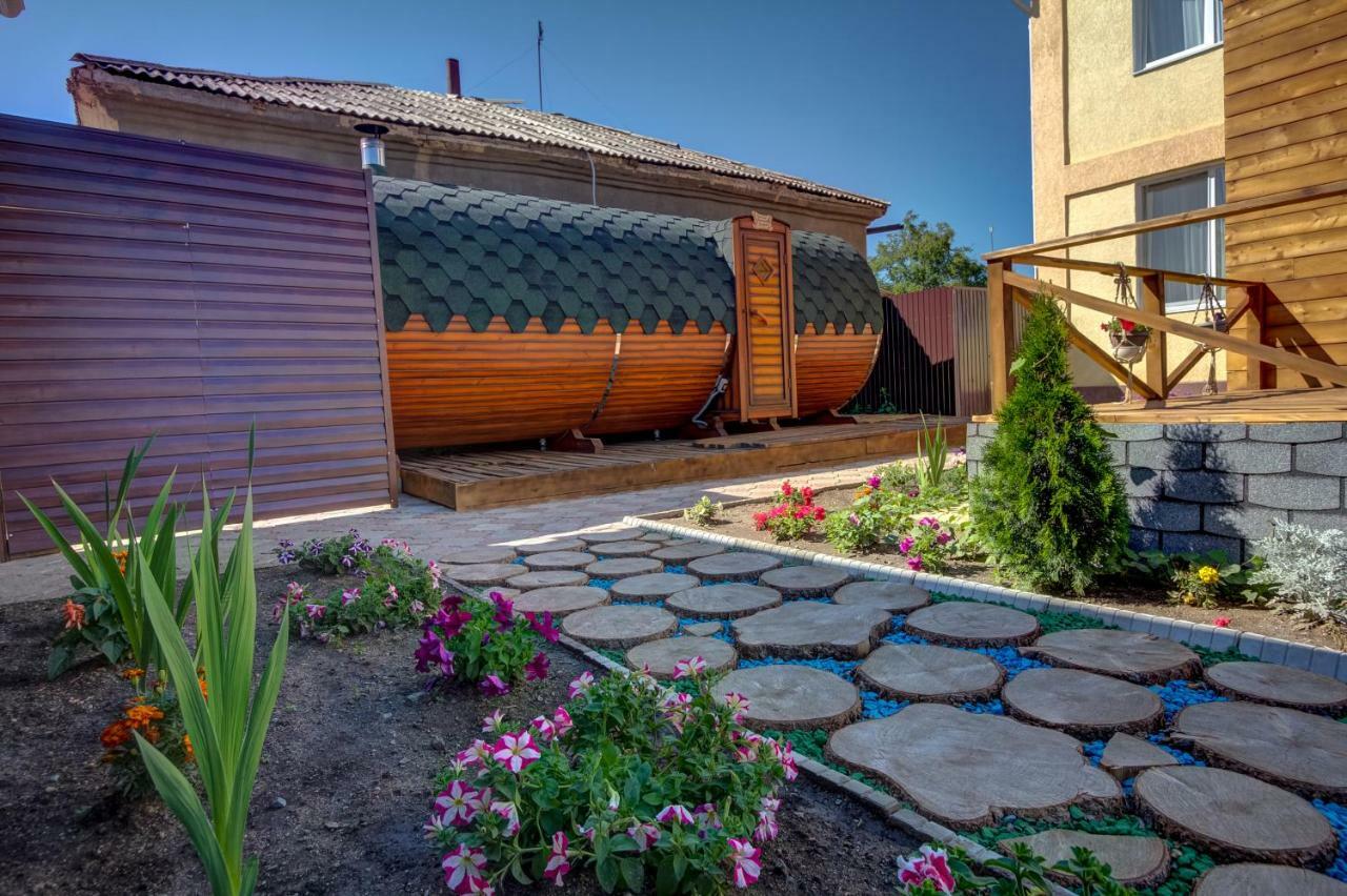Hillside Karakol B&B 外观 照片